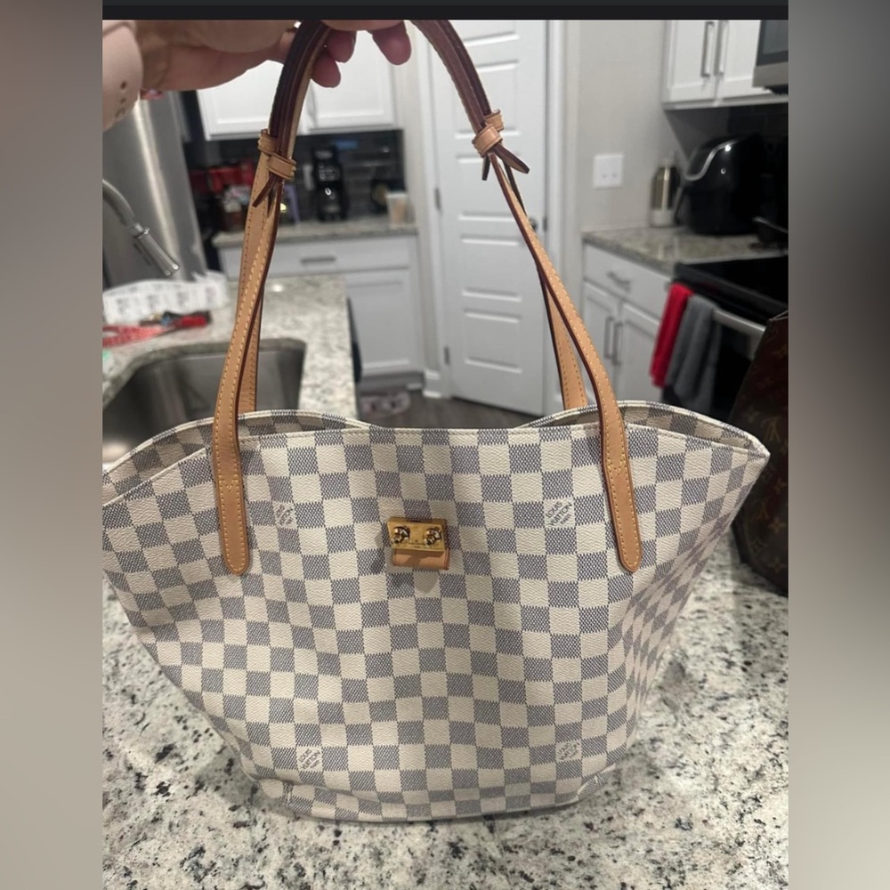 Louis Vuitton Bag Authenic.